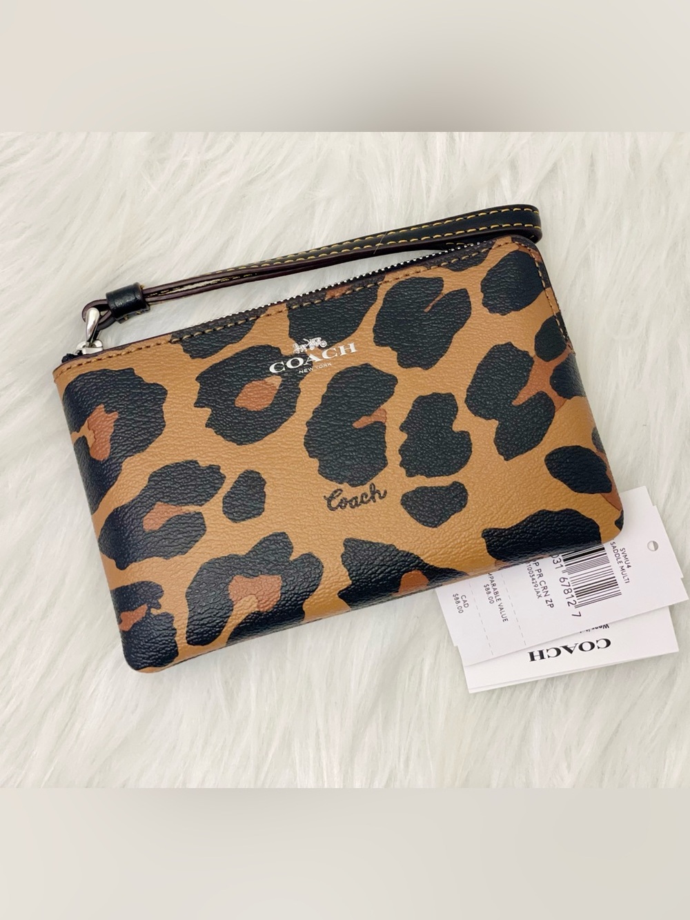 NWT Coach Corner Zip Wristlet With Leopard Print CC871